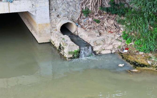 福建省龍巖泉州城區(qū)污水直排問題依然存在