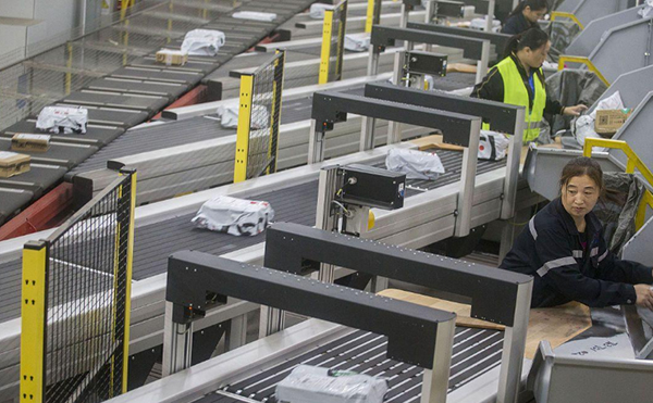 快遞包裹分揀機,物流分揀設(shè)備,快遞包裹自動分揀機,高臻智能